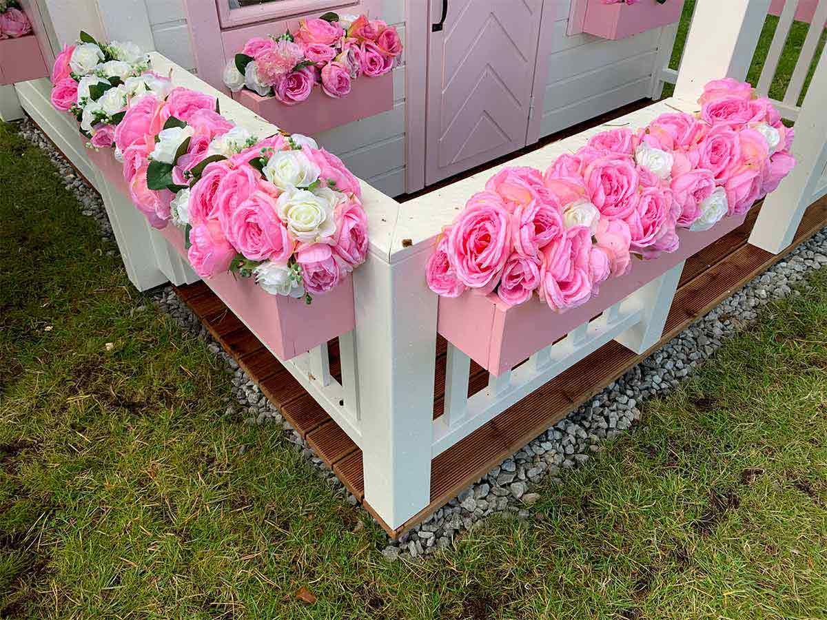 KidsPlayHouses_EU white solid wood kids playhouse Princess, pink flower boxes with roses