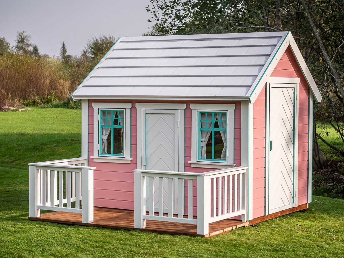 KidsPlayHouses_EU quick assemble pink kids playhouse Unicorn with wooden terrace and white railings and adult door