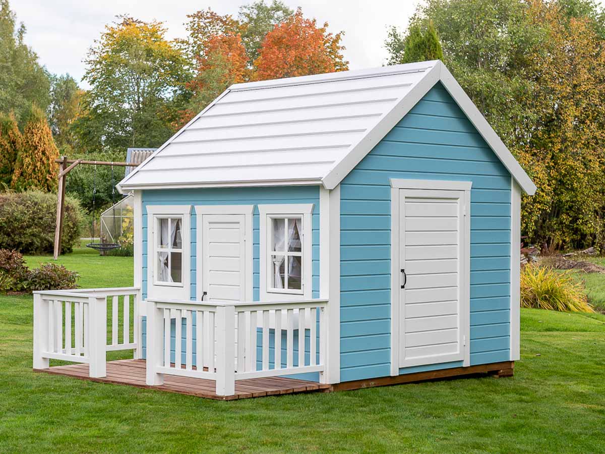 KidsPlayHouses_EU a2 solid wood light blue kids playhouse BlueBird with forest background, view from right side
